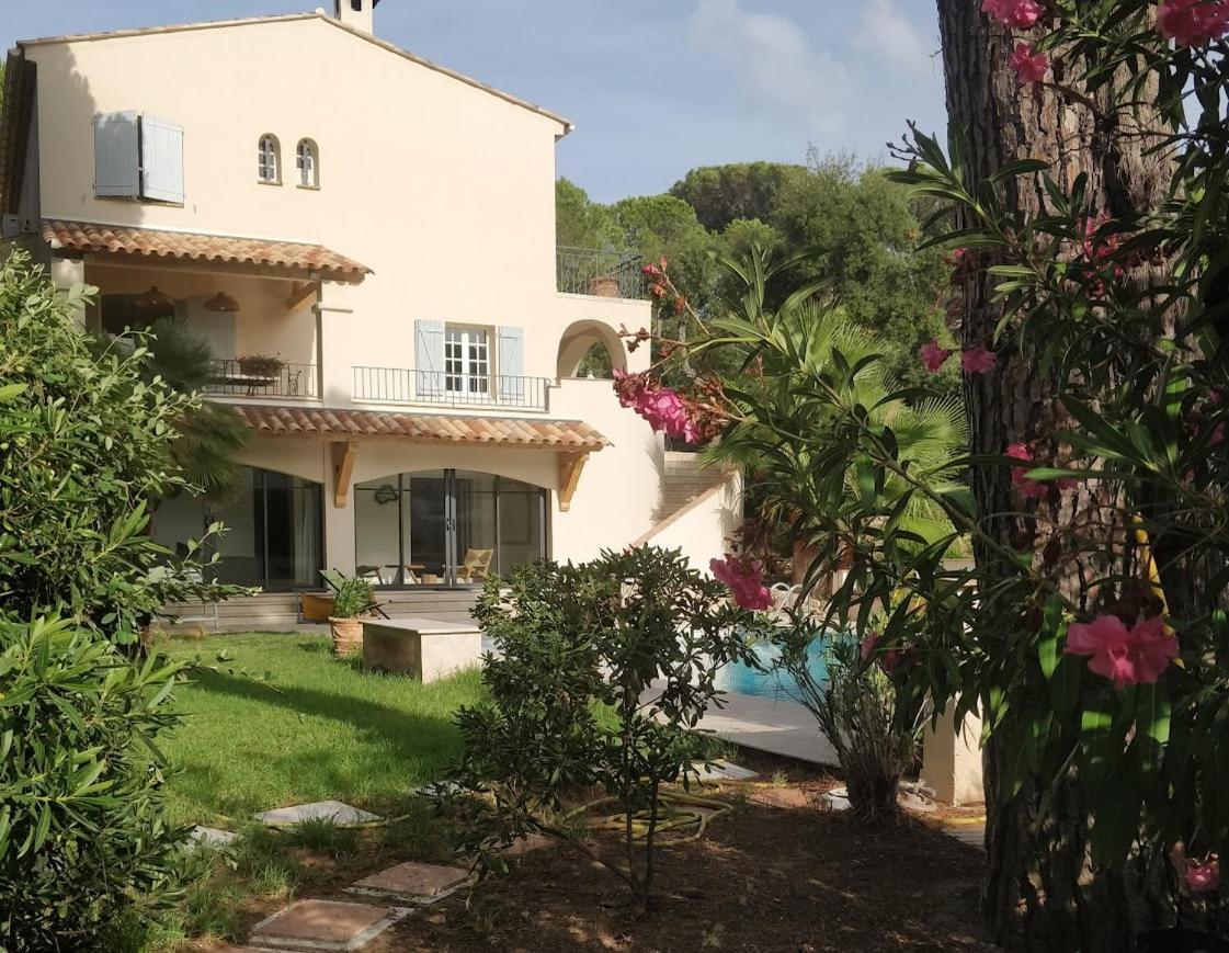 Hotel La Beluga Sainte-Maxime Esterno foto